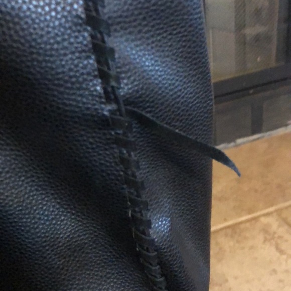 Avon, black, leather and suede tote bag. - Picture 4 of 10